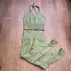 Free People Movement~Good Karma Leggings and V Neck Crop~XS/S